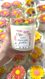Load image into Gallery viewer, Daisy Handmade Soy Candle 12oz
